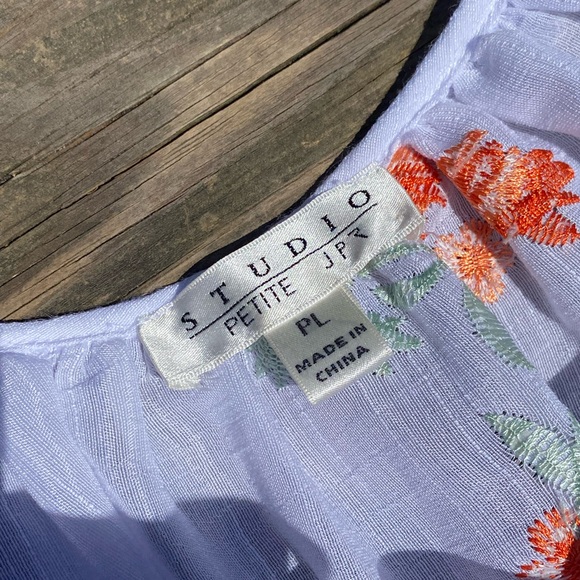 Studio Petite white semi-sheer blouse with orange embroidered flowers Sz P Large - Picture 6 of 8